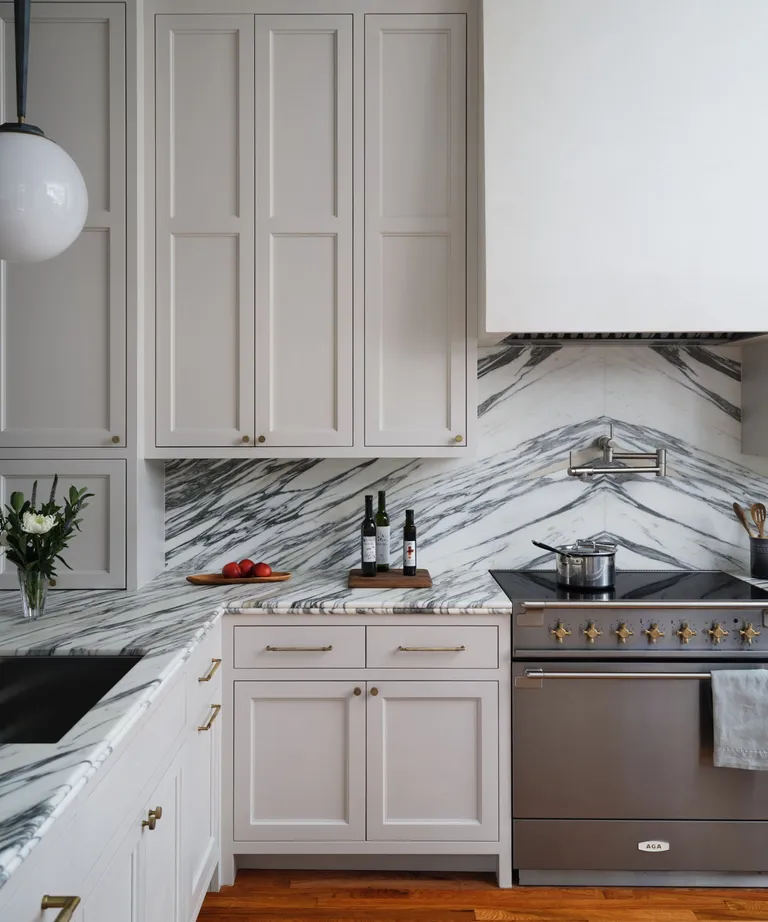 Veined marble countertops